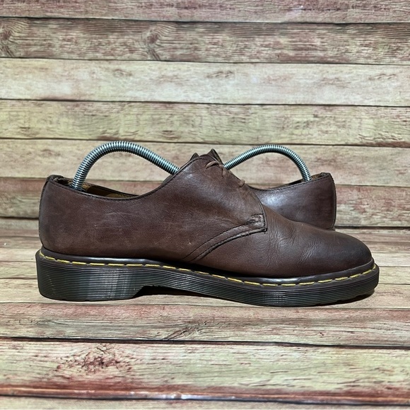 Dr. Martens Brown Leather Pointed Low Booties main image 7